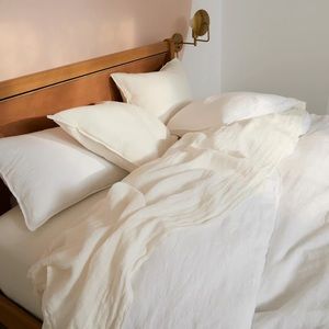 Brooklinen 100% linen Queen sheet and pillowcases - Cream